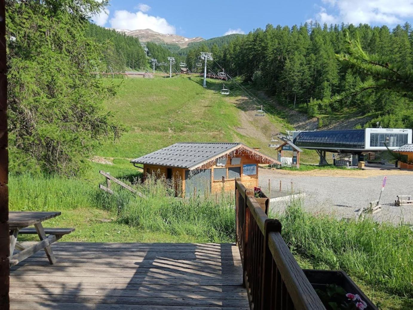Chalet Chaletauxorres Au Pied Des Pistes Et Skis Aux Pieds *