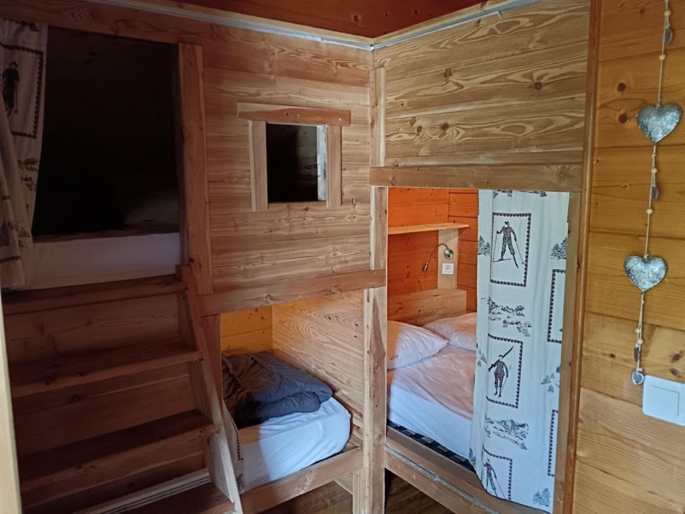 Chaletauxorres Au Pied Des Pistes Et Skis Aux Pieds *