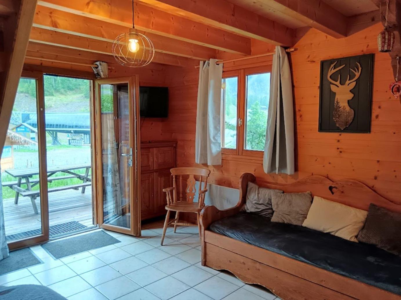 Chaletauxorres Au Pied Des Pistes Et Skis Aux Pieds Chalet