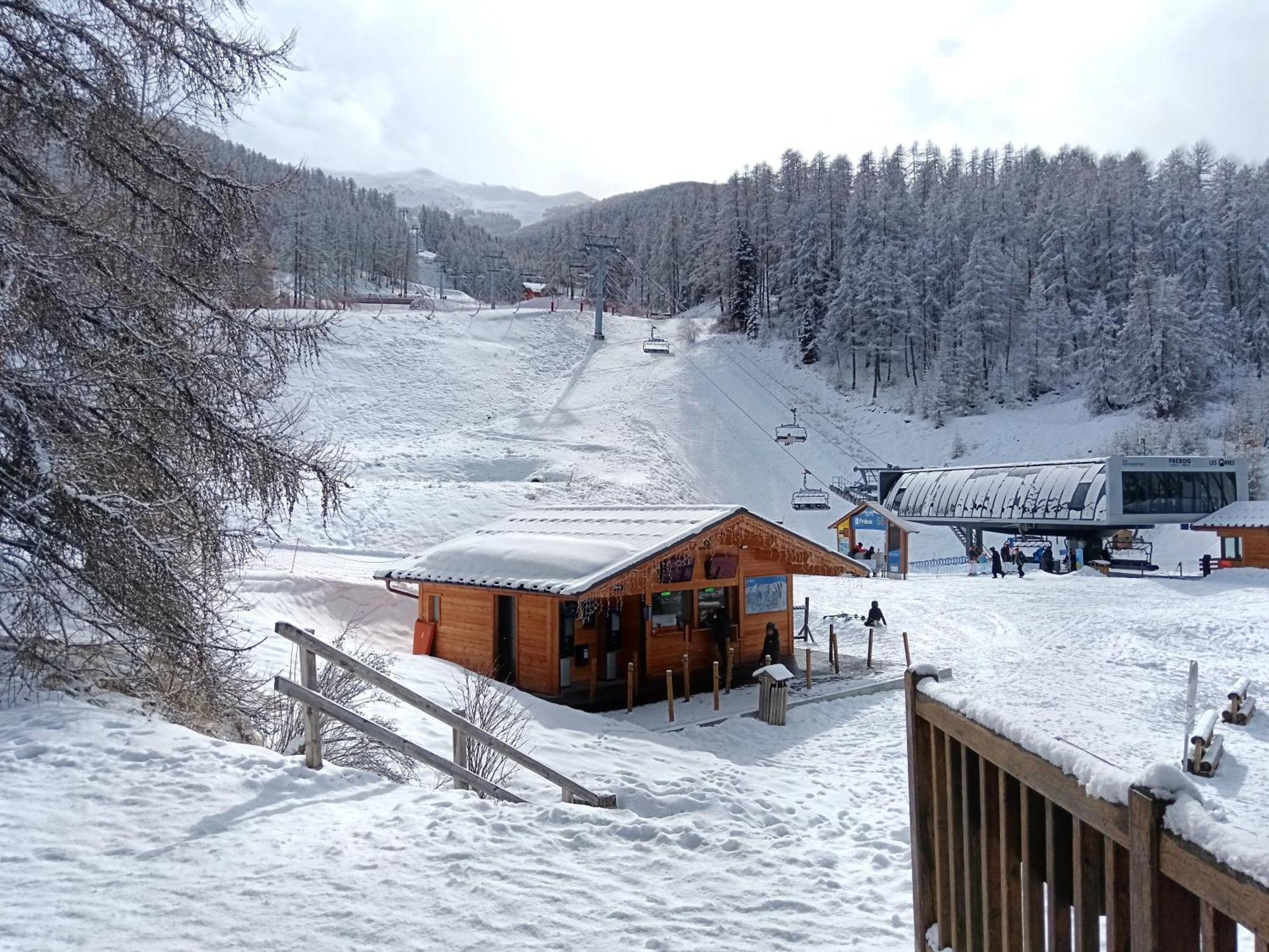 Chalet Chaletauxorres Au Pied Des Pistes Et Skis Aux Pieds *