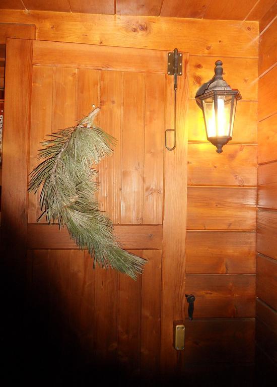 Chaletauxorres Au Pied Des Pistes Et Skis Aux Pieds *